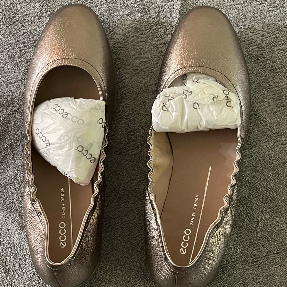 Ecco Incise Enchant Warm Grey Ballet Flats Size US 10-10.5, EU 41, UK 7.5